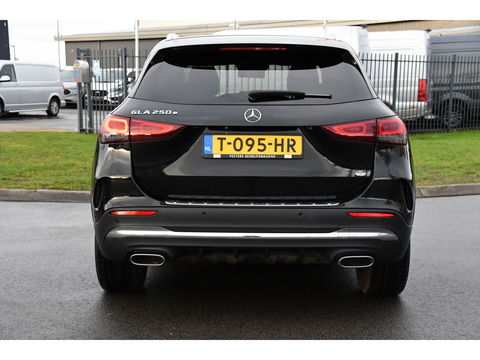 Mercedes-Benz GLA 250 e AMG Line Adaptieve Cruise, Virtual, 360 Camera, Burmeister, Carplay, Stoelverwarming, LED, Uniek!
