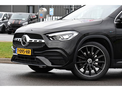 Mercedes-Benz GLA 250 e AMG Line Adaptieve Cruise, Virtual, 360 Camera, Burmeister, Carplay, Stoelverwarming, LED, Uniek!