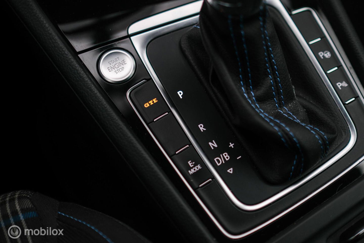 Volkswagen Golf 7.5 GTE PHEV | Pretoria's | Virtual cockpit | LED | Stoelverwarming | NAP NL auto | winter + zomer set |