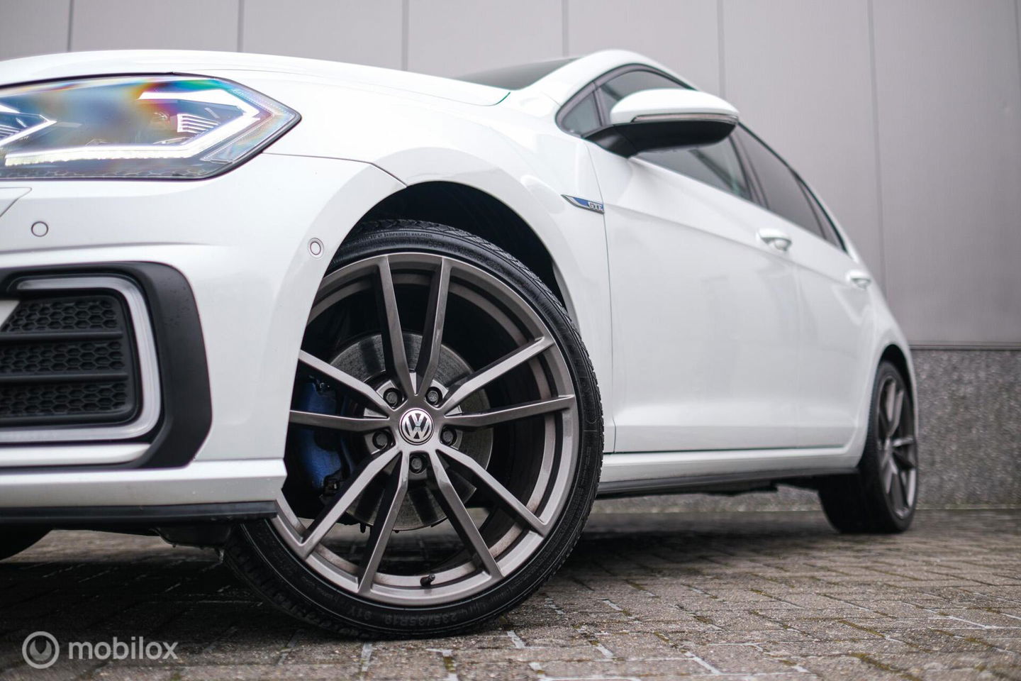 Volkswagen Golf 7.5 GTE PHEV | Pretoria's | Virtual cockpit | LED | Stoelverwarming | NAP NL auto | winter + zomer set |