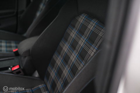 Volkswagen Golf 7.5 GTE PHEV | Pretoria's | Virtual cockpit | LED | Stoelverwarming | NAP NL auto | winter + zomer set |