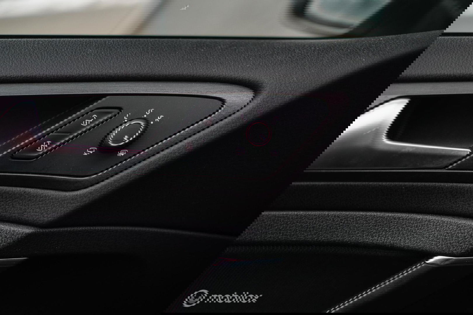 Volkswagen Golf 7.5 GTE PHEV | Pretoria's | Virtual cockpit | LED | Stoelverwarming | NAP NL auto | winter + zomer set |