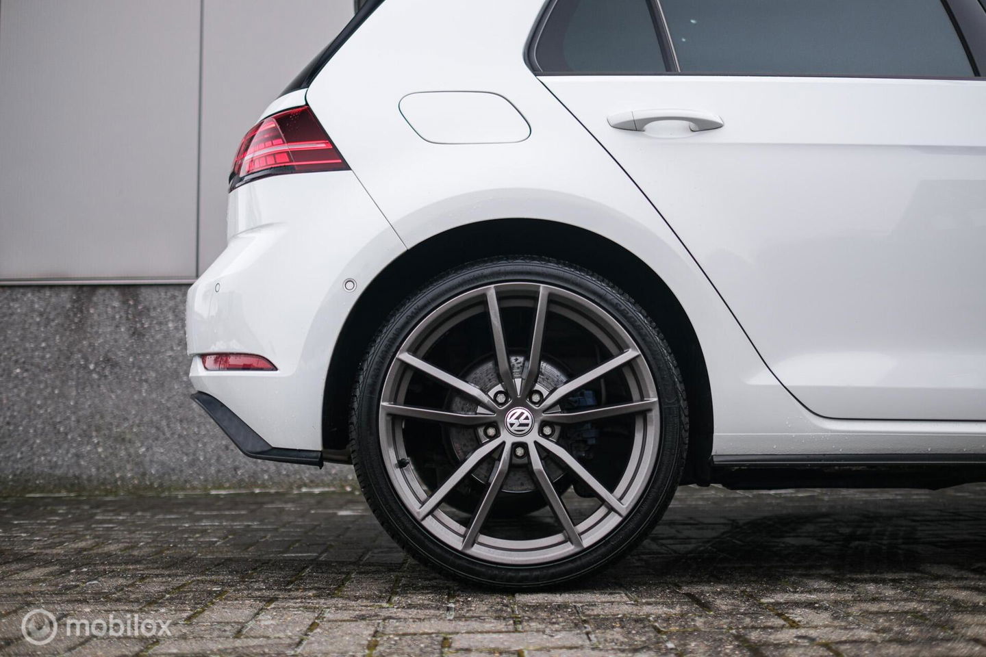 Volkswagen Golf 7.5 GTE PHEV | Pretoria's | Virtual cockpit | LED | Stoelverwarming | NAP NL auto | winter + zomer set |