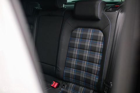 Volkswagen Golf 7.5 GTE PHEV | Pretoria's | Virtual cockpit | LED | Stoelverwarming | NAP NL auto | winter + zomer set |
