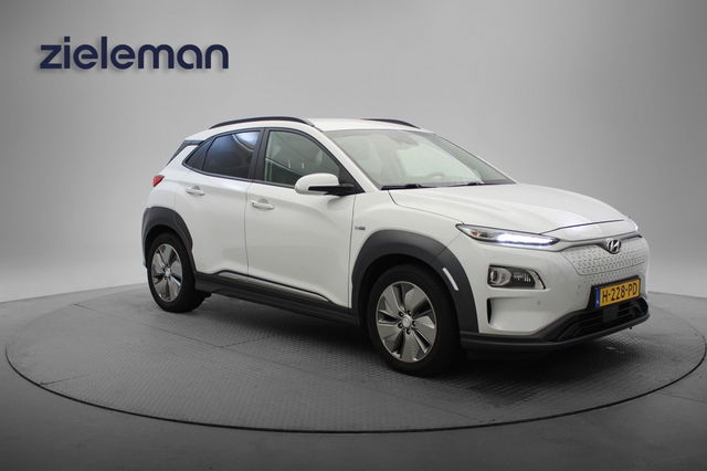 Hyundai Kona - Electric Premium 64 kWh Fase 3 - Carplay, Camera, Leer, Stoelverw. SOH 97,1%
