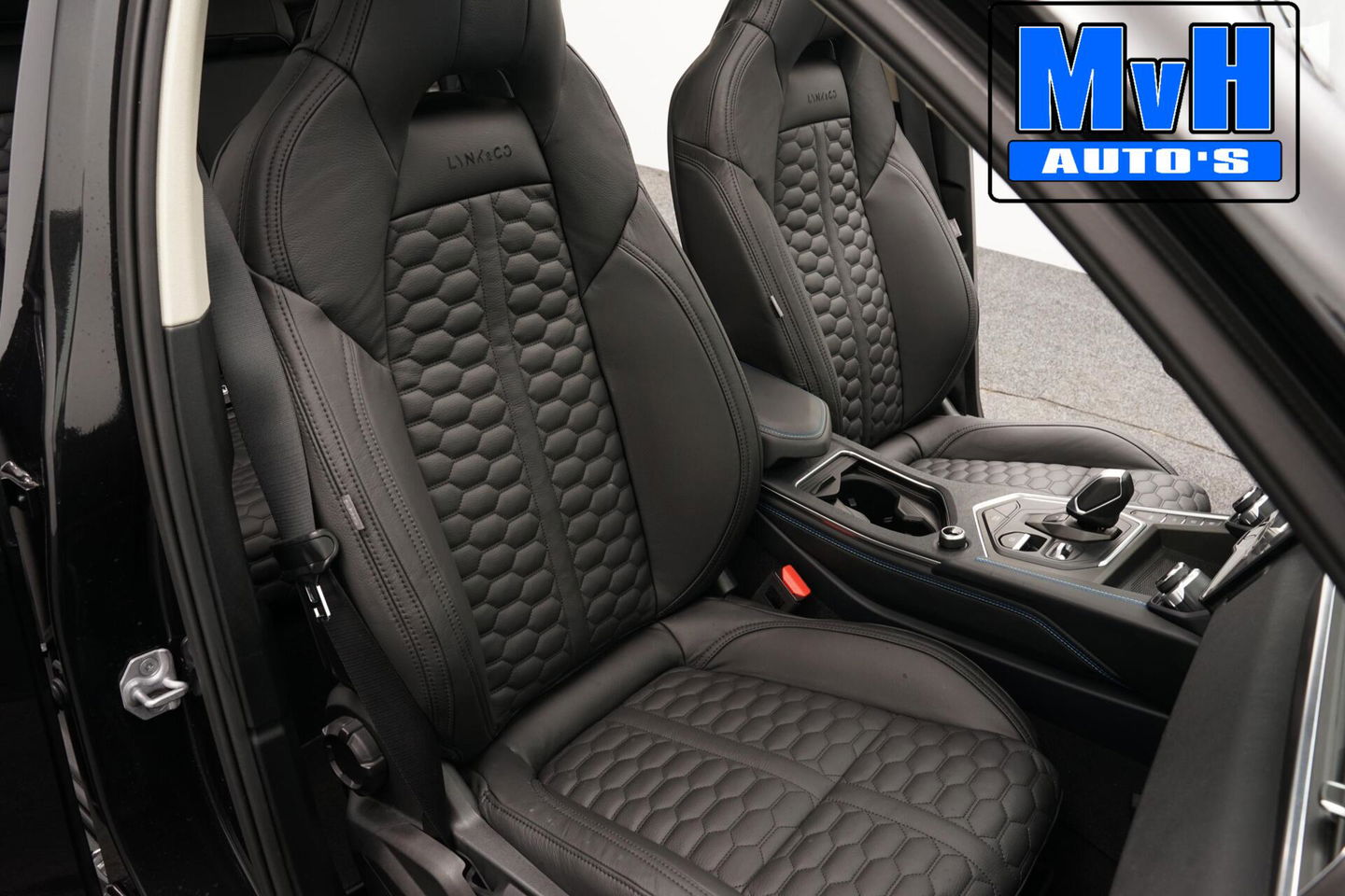 Lynk & Co 01 1.5 Plug-in Hybride|FULL BLACK XL|LEER|NAP|PANO