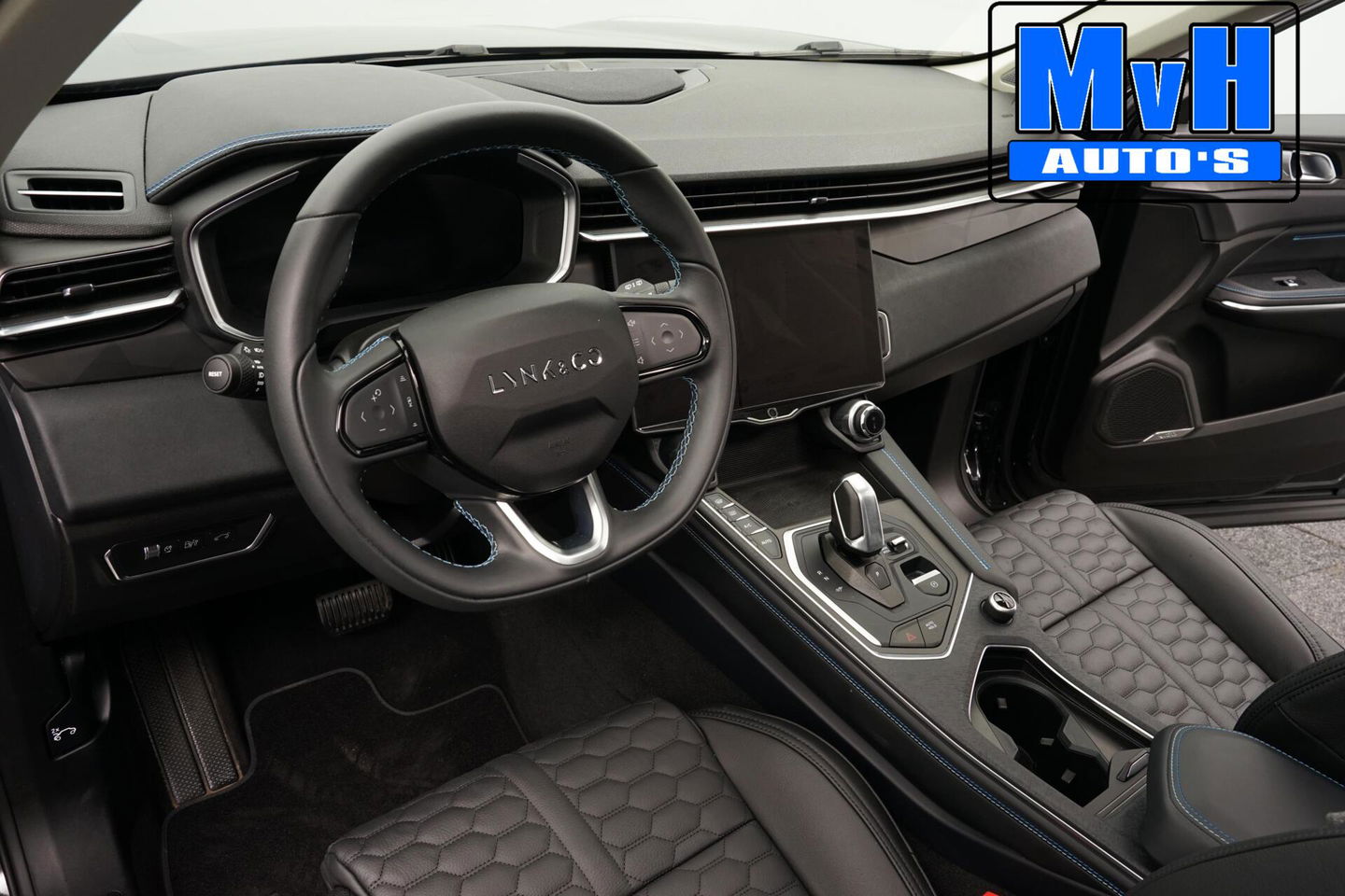 Lynk & Co 01 1.5 Plug-in Hybride|FULL BLACK XL|LEER|NAP|PANO