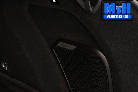 Lynk & Co 01 1.5 Plug-in Hybride|FULL BLACK XL|LEER|NAP|PANO