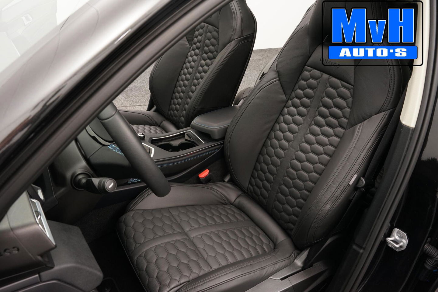 Lynk & Co 01 1.5 Plug-in Hybride|FULL BLACK XL|LEER|NAP|PANO