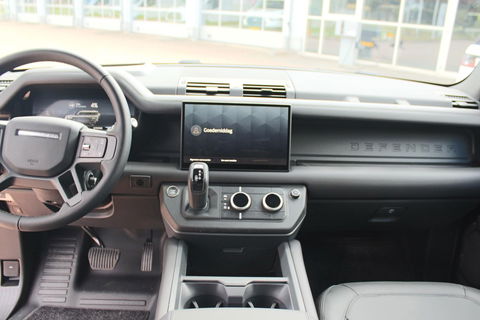 Land Rover Defender 110 2.0 P300e 110 X-Dynamic HSE