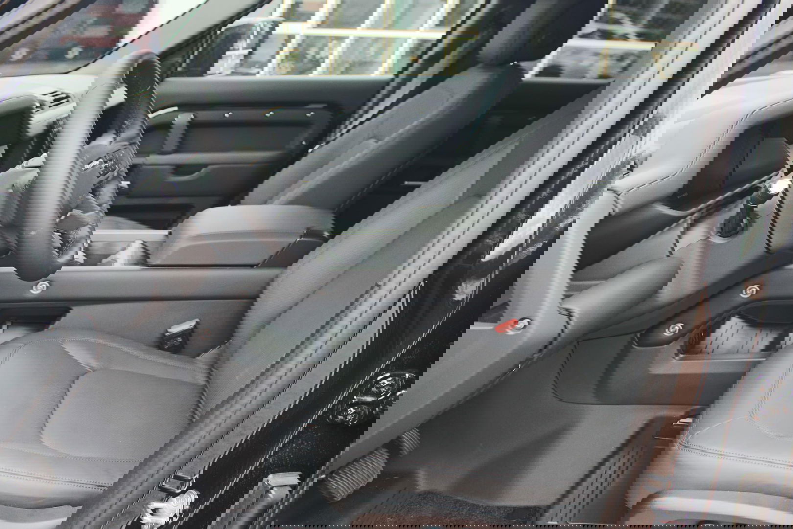 Land Rover Defender 110 2.0 P300e 110 X-Dynamic HSE