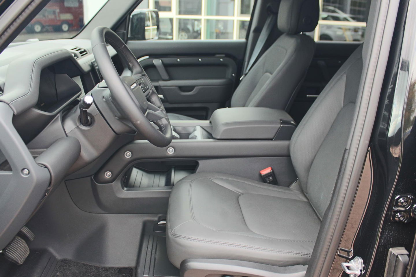 Land Rover Defender 110 2.0 P300e 110 X-Dynamic HSE