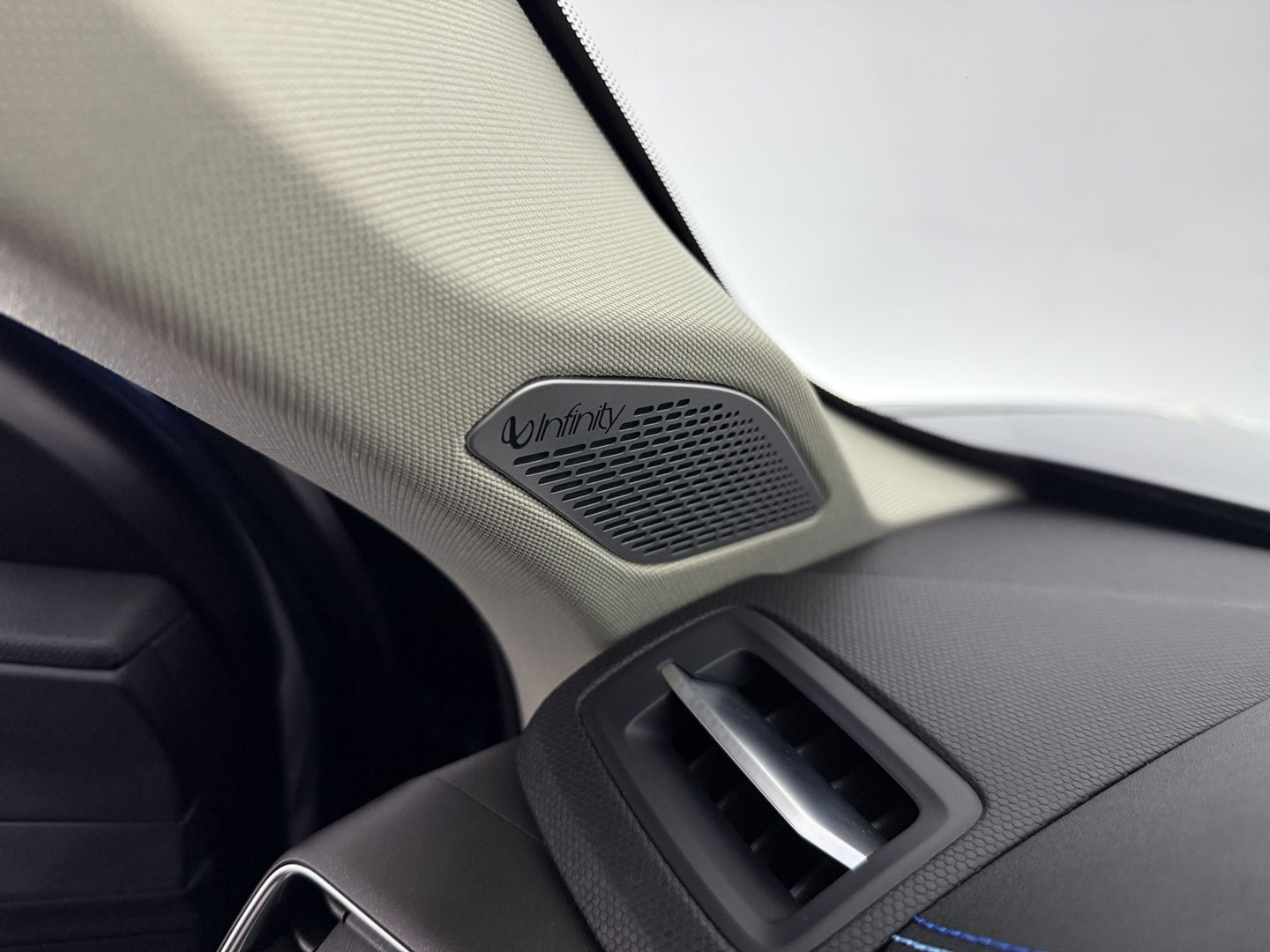 Lynk Co 01 1.5 | SOH 98% | Pano | Memory | Adap. Cruise | Sfeerverl. | 360° | Virtual | Keyless | Carplay