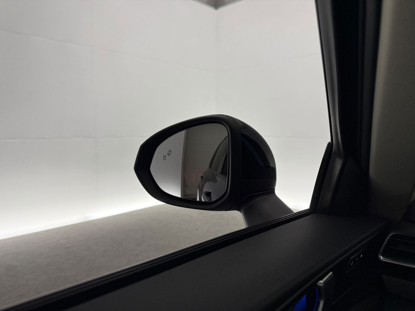 Lynk Co 01 1.5 | SOH 98% | Pano | Memory | Adap. Cruise | Sfeerverl. | 360° | Virtual | Keyless | Carplay