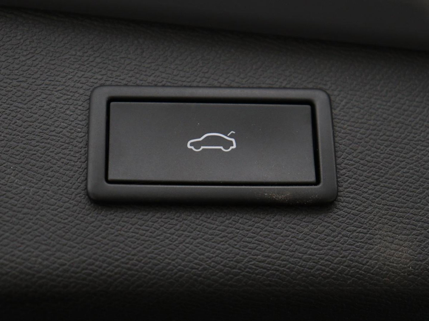 CUPRA Leon 1.4 eHybrid | Panoramadak | Stoelverwarming | Leder | Carplay | Adaptive cruise | Camera | Navigatie | Park Assist | Sportstoelen | Full LED | Sfeerverlichting | PHEV | Plug In