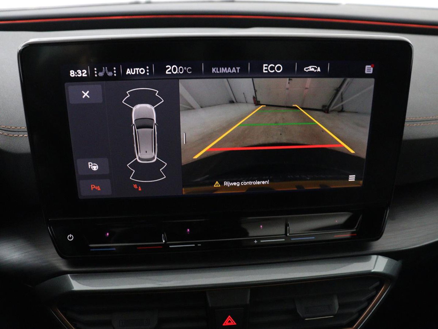 CUPRA Leon 1.4 eHybrid | Panoramadak | Stoelverwarming | Leder | Carplay | Adaptive cruise | Camera | Navigatie | Park Assist | Sportstoelen | Full LED | Sfeerverlichting | PHEV | Plug In