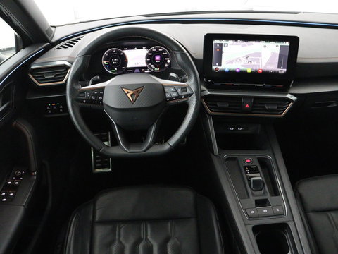 CUPRA Leon 1.4 eHybrid | Panoramadak | Stoelverwarming | Leder | Carplay | Adaptive cruise | Camera | Navigatie | Park Assist | Sportstoelen | Full LED | Sfeerverlichting | PHEV | Plug In