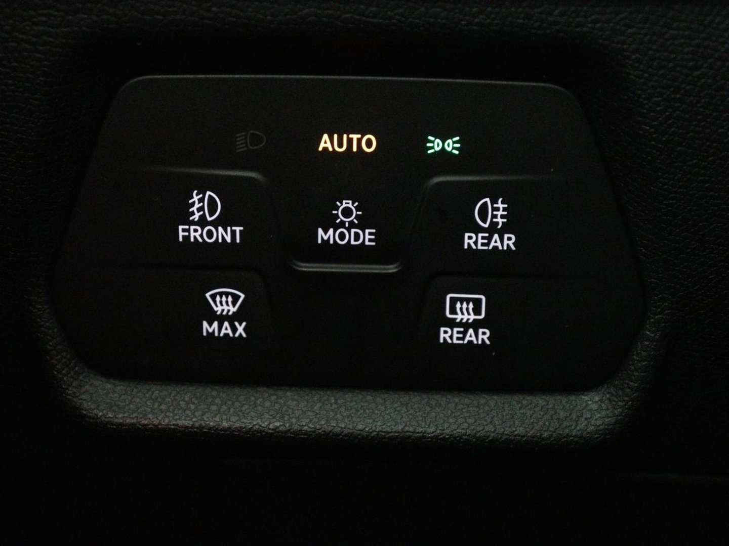 CUPRA Leon 1.4 eHybrid | Panoramadak | Stoelverwarming | Leder | Carplay | Adaptive cruise | Camera | Navigatie | Park Assist | Sportstoelen | Full LED | Sfeerverlichting | PHEV | Plug In