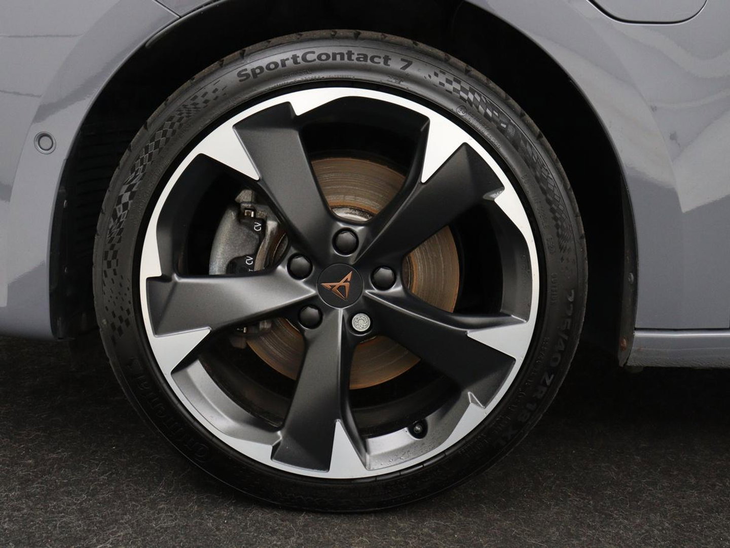 CUPRA Leon 1.4 eHybrid | Panoramadak | Stoelverwarming | Leder | Carplay | Adaptive cruise | Camera | Navigatie | Park Assist | Sportstoelen | Full LED | Sfeerverlichting | PHEV | Plug In