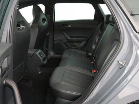 CUPRA Leon 1.4 eHybrid | Panoramadak | Stoelverwarming | Leder | Carplay | Adaptive cruise | Camera | Navigatie | Park Assist | Sportstoelen | Full LED | Sfeerverlichting | PHEV | Plug In