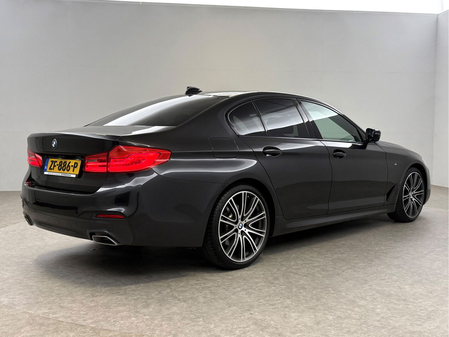 BMW 5 Serie 520i High Executive M-Sport 184PK | Pano | Sfeer | HuD | Virtual | Memory | Camera | Navi | Keyless | NAP