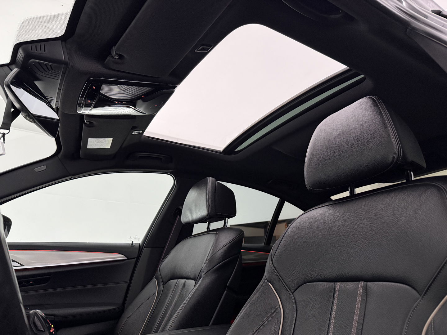 BMW 5 Serie 520i High Executive M-Sport 184PK | Pano | Sfeer | HuD | Virtual | Memory | Camera | Navi | Keyless | NAP