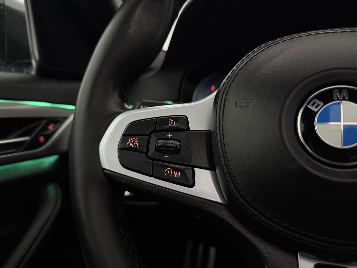 BMW 5 Serie 520i High Executive M-Sport 184PK | Pano | Sfeer | HuD | Virtual | Memory | Camera | Navi | Keyless | NAP