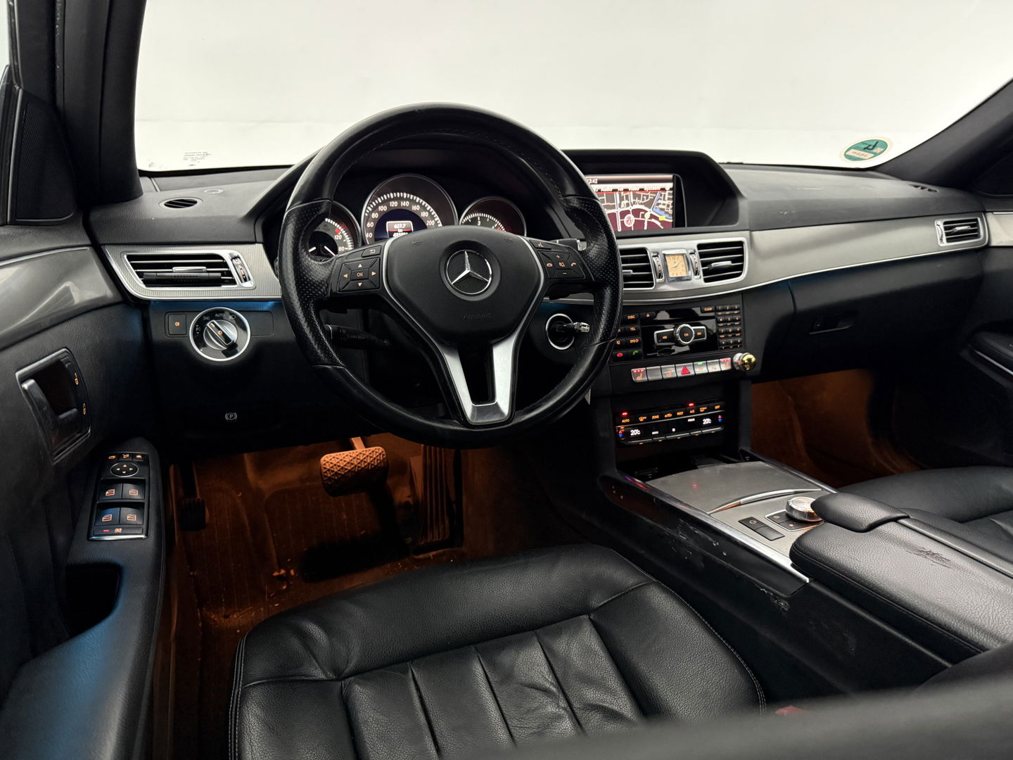 Mercedes-Benz E-Klasse 200 CDI Ambition Avantgarde | Export | Camera | Clima | Stoelverw. | Leder | Cruise | Navi | NAP