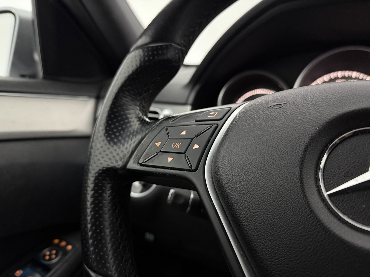 Mercedes-Benz E-Klasse 200 CDI Ambition Avantgarde | Export | Camera | Clima | Stoelverw. | Leder | Cruise | Navi | NAP