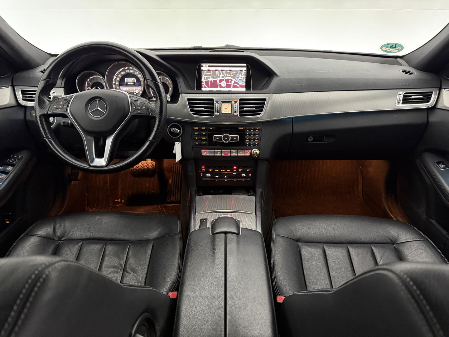 Mercedes-Benz E-Klasse 200 CDI Ambition Avantgarde | Export | Camera | Clima | Stoelverw. | Leder | Cruise | Navi | NAP