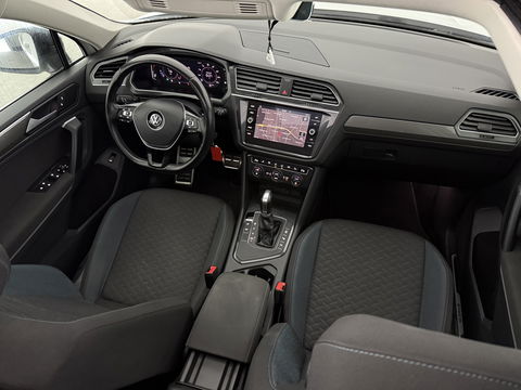 Volkswagen Tiguan 1.5 TSI 150PK ACT R-Line | Pano | Virtual | Carplay | Camera | LED | Adaptive Cruise | Dodehoek