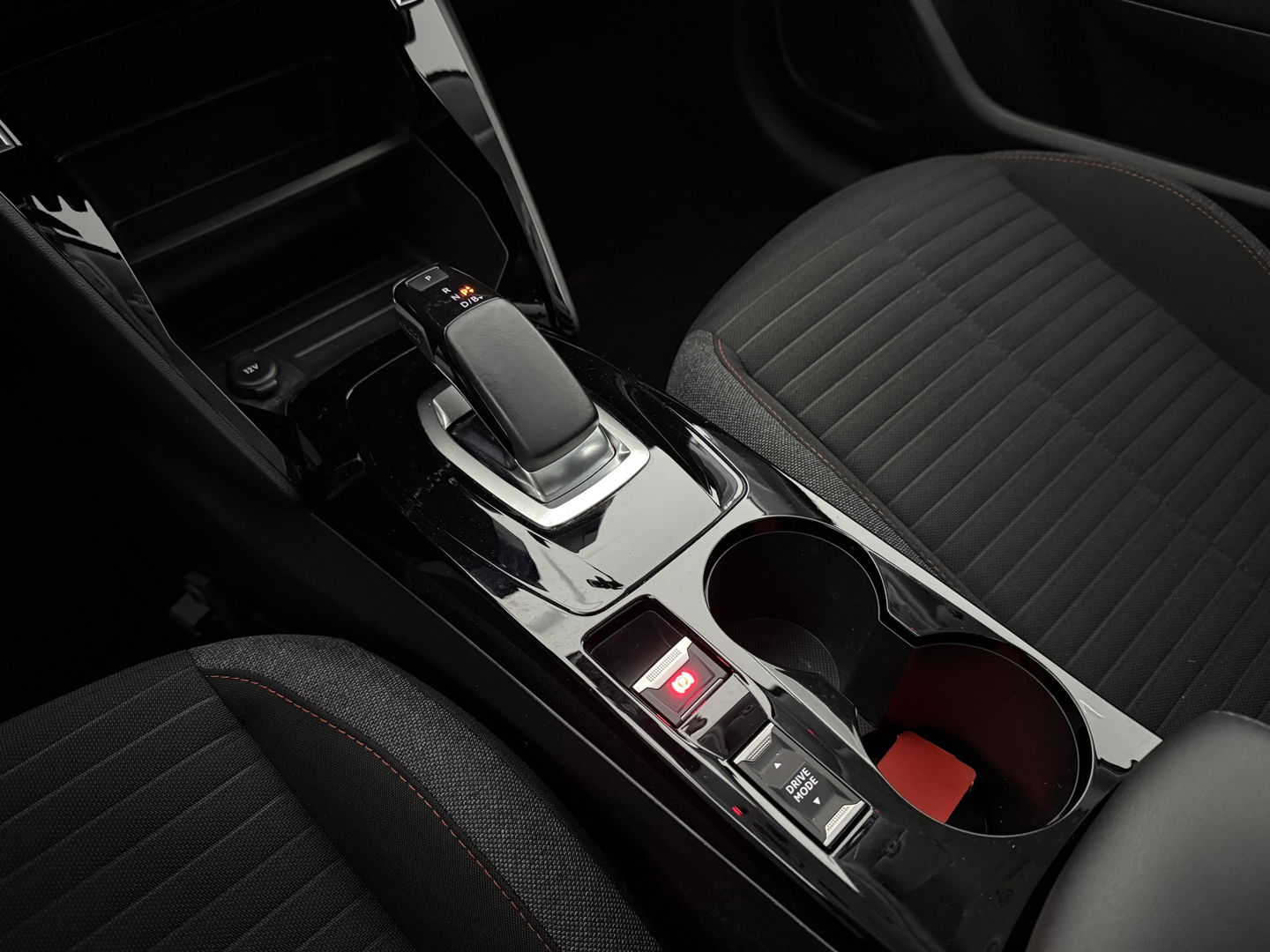 Peugeot e-208 EV Active 50 kWh | SOH 93% | Snelladen | Carplay | Cruise | Parkeersens. | Navi | NAP