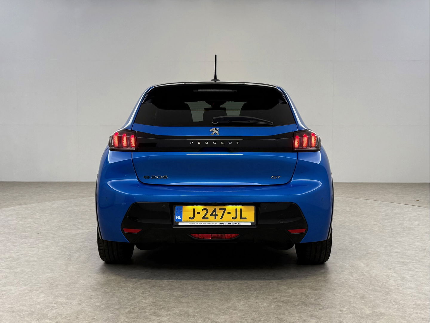 Peugeot e-208 EV GT 350 50 kWh | SOH 91% | Snelladen | Pano | 360° | Virtual | Sfeerverl. | Carplay | Stoelverw. | Keyless | NAP