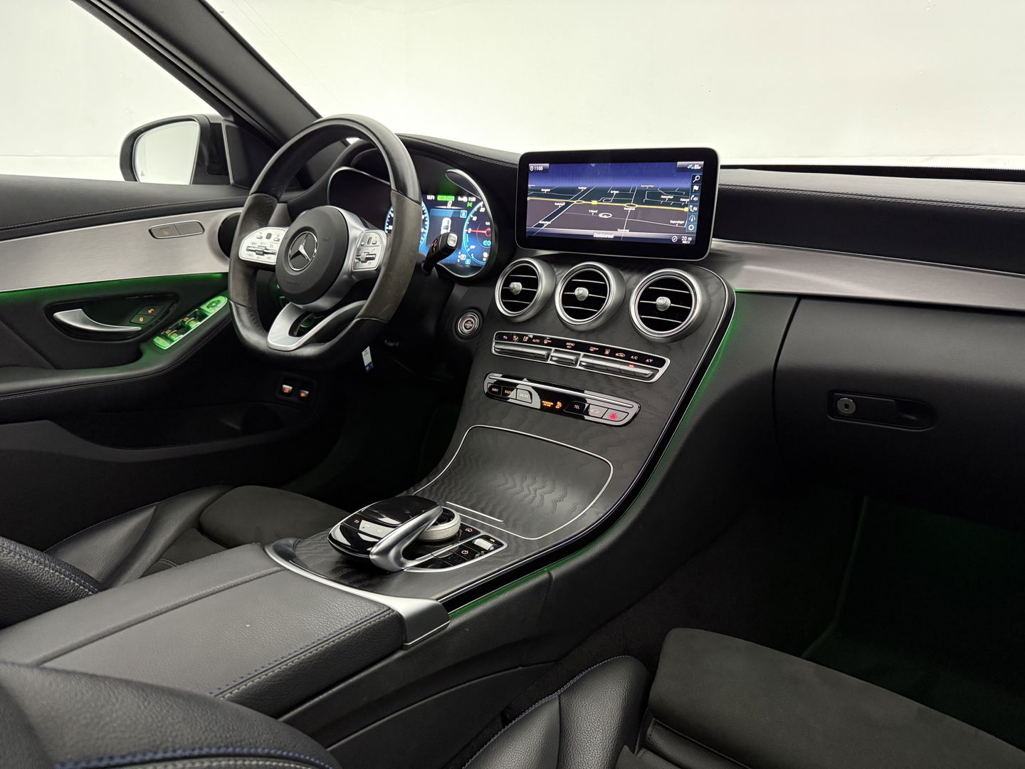 Mercedes-Benz C-Klasse 300 e AMG Limited | SOH 86% | Pano | Sfeer | Virtual | 360° | Trekh. | Stoelverw. | Cruise | Navi | NAP