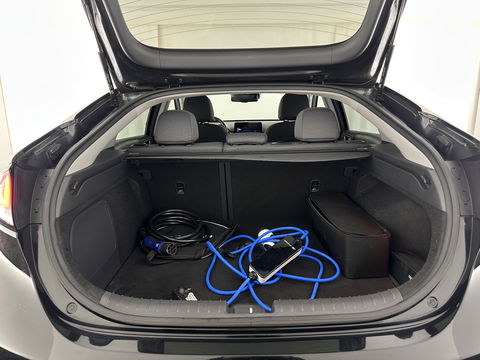 Hyundai IONIQ Comfort EV 38 kWh {SOH-100%} (INCL-BTW) *FULL-LED | ADAPTIVE-CRUISE | CAMERA | KEYLESS | DAB+ | NAVI-FULLMAP | HEATED-COMFORTSEATS | PRIVACYGLASS | ECC | AMBIENTLIGHT | DIGI-COCKPIT | SHIFTPADDLES | LANE-ASSIST | PDC | .