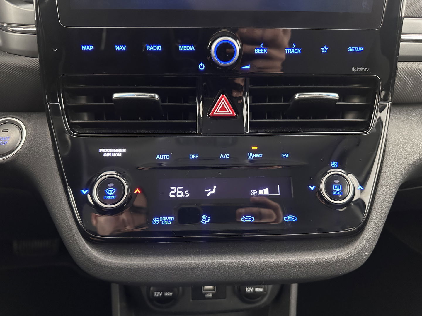 Hyundai IONIQ Comfort EV 38 kWh {SOH-100%} (INCL-BTW) *FULL-LED | ADAPTIVE-CRUISE | CAMERA | KEYLESS | DAB+ | NAVI-FULLMAP | HEATED-COMFORTSEATS | PRIVACYGLASS | ECC | AMBIENTLIGHT | DIGI-COCKPIT | SHIFTPADDLES | LANE-ASSIST | PDC | .