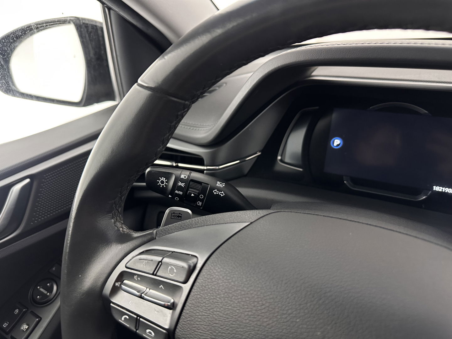 Hyundai IONIQ Comfort EV 38 kWh {SOH-100%} (INCL-BTW) *FULL-LED | ADAPTIVE-CRUISE | CAMERA | KEYLESS | DAB+ | NAVI-FULLMAP | HEATED-COMFORTSEATS | PRIVACYGLASS | ECC | AMBIENTLIGHT | DIGI-COCKPIT | SHIFTPADDLES | LANE-ASSIST | PDC | .