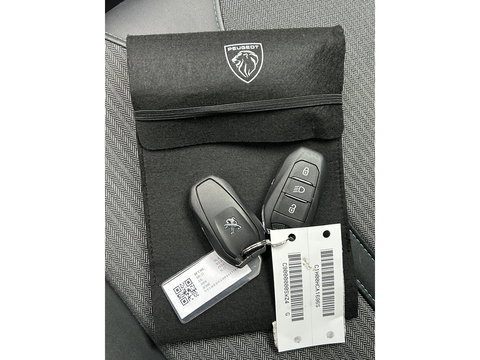 Peugeot 3008 1.2 PureTech Allure Applecarplay|Cruisecontrol|Stoelverwarming|Lichtmetalenvelgen