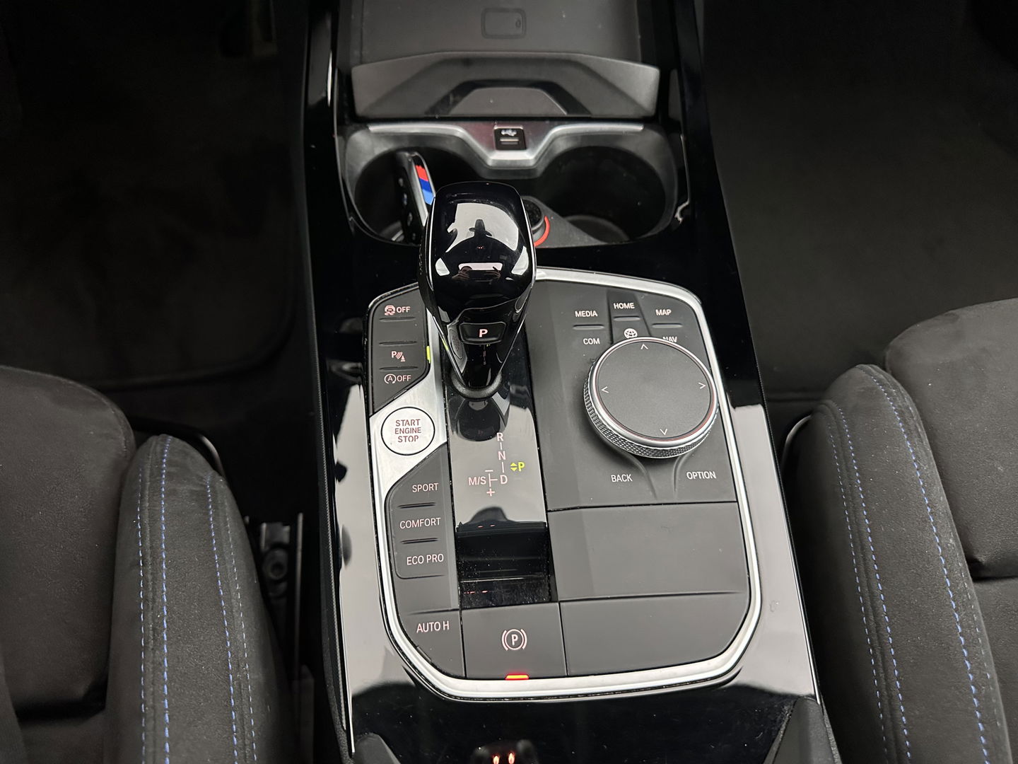 BMW 2 Serie Gran Coupé 220i M-Sportpack Business Edition (INCL-BTW) Aut. *PANO | MICROFIBRE-SPORTSEATS | FULL-LED | DIGI-COCKPIT | CAMERA | NAVI-FULLMAP | HIFI-SOUND | DAB+ | ECC | PDC | CRUISE | CARPLAY | KEYLESS | PRIVACYGLASS | 18"ALU*