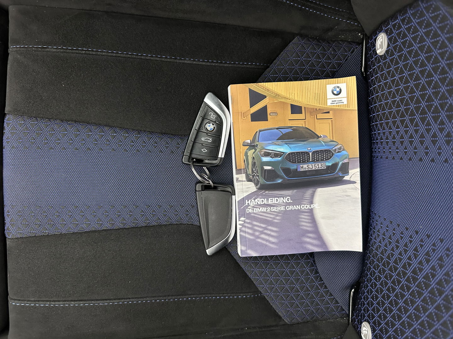 BMW 2 Serie Gran Coupé 220i M-Sportpack Business Edition (INCL-BTW) Aut. *PANO | MICROFIBRE-SPORTSEATS | FULL-LED | DIGI-COCKPIT | CAMERA | NAVI-FULLMAP | HIFI-SOUND | DAB+ | ECC | PDC | CRUISE | CARPLAY | KEYLESS | PRIVACYGLASS | 18"ALU*