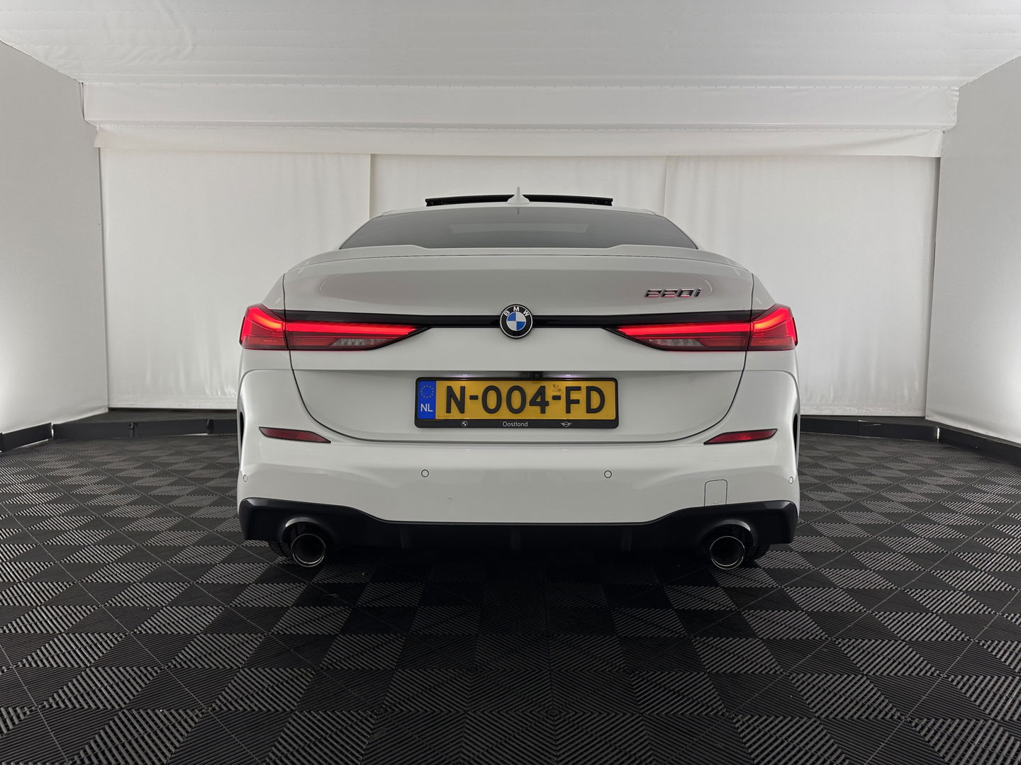BMW 2 Serie Gran Coupé 220i M-Sportpack Business Edition (INCL-BTW) Aut. *PANO | MICROFIBRE-SPORTSEATS | FULL-LED | DIGI-COCKPIT | CAMERA | NAVI-FULLMAP | HIFI-SOUND | DAB+ | ECC | PDC | CRUISE | CARPLAY | KEYLESS | PRIVACYGLASS | 18"ALU*