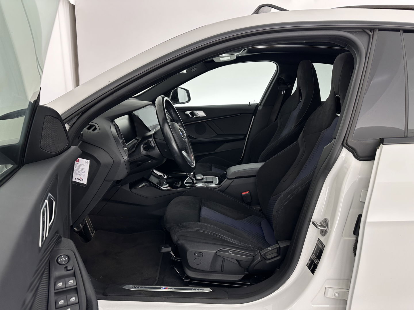 BMW 2 Serie Gran Coupé 220i M-Sportpack Business Edition (INCL-BTW) Aut. *PANO | MICROFIBRE-SPORTSEATS | FULL-LED | DIGI-COCKPIT | CAMERA | NAVI-FULLMAP | HIFI-SOUND | DAB+ | ECC | PDC | CRUISE | CARPLAY | KEYLESS | PRIVACYGLASS | 18"ALU*