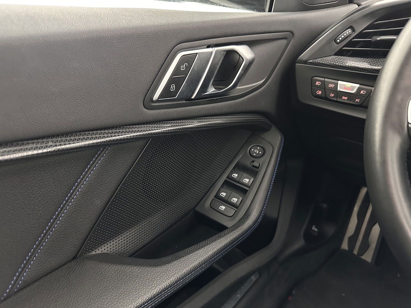 BMW 2 Serie Gran Coupé 220i M-Sportpack Business Edition (INCL-BTW) Aut. *PANO | MICROFIBRE-SPORTSEATS | FULL-LED | DIGI-COCKPIT | CAMERA | NAVI-FULLMAP | HIFI-SOUND | DAB+ | ECC | PDC | CRUISE | CARPLAY | KEYLESS | PRIVACYGLASS | 18"ALU*