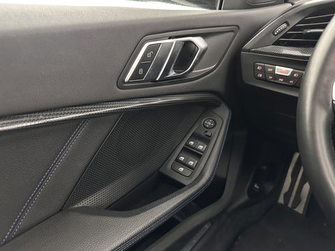 BMW 2 Serie Gran Coupé 220i M-Sportpack Business Edition (INCL-BTW) Aut. *PANO | MICROFIBRE-SPORTSEATS | FULL-LED | DIGI-COCKPIT | CAMERA | NAVI-FULLMAP | HIFI-SOUND | DAB+ | ECC | PDC | CRUISE | CARPLAY | KEYLESS | PRIVACYGLASS | 18"ALU*