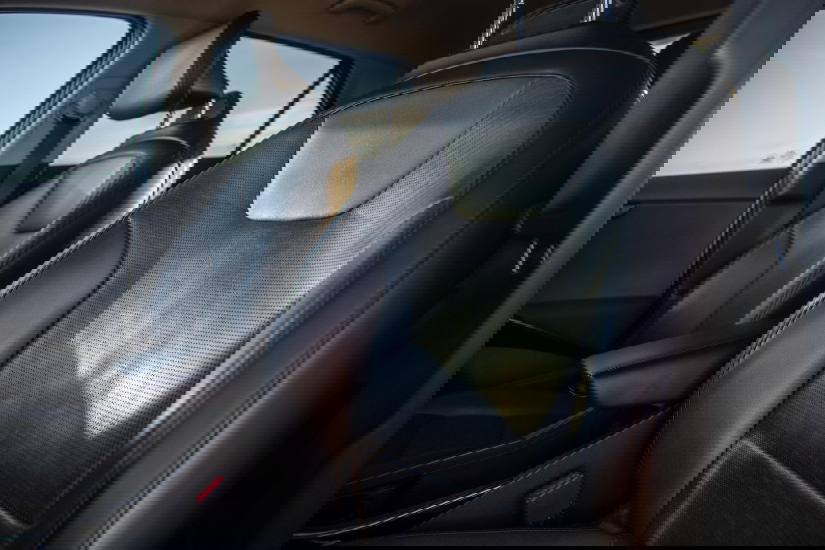 Kia Niro 1.6 GDi PHEV DynamicLine TREKHAAK / PLUG IN HYBRID / CARPLAY / NAVI / FABRIEKS GARANTIE !