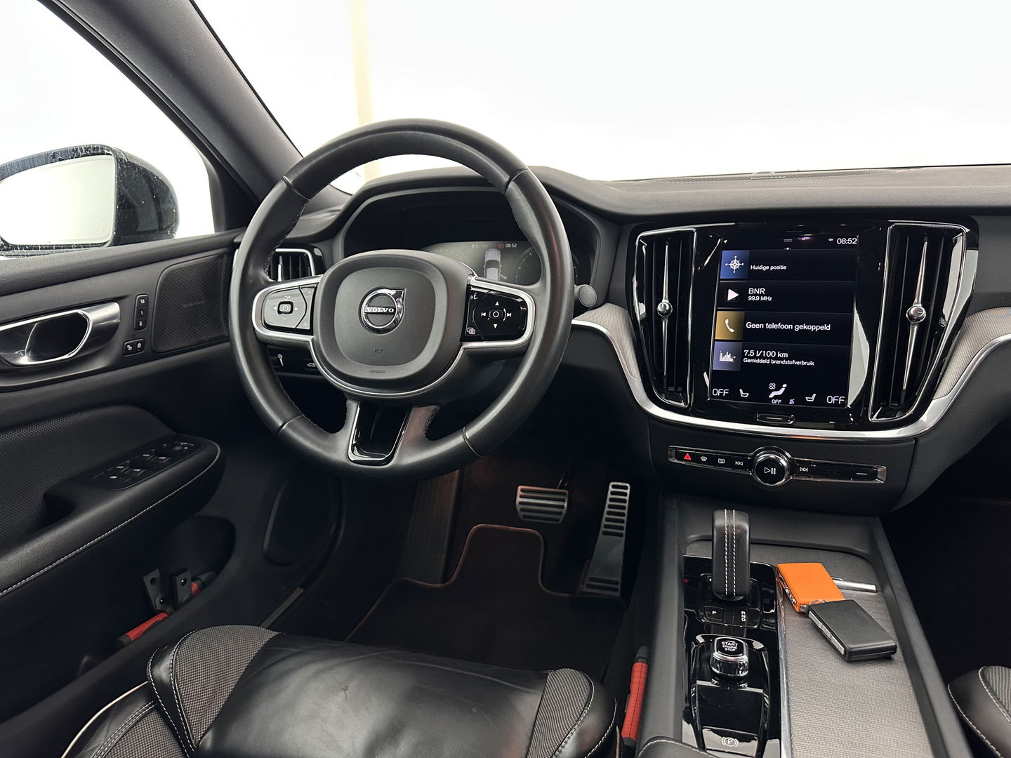 Volvo S60 2.0 B3 R-Design Black Edition (INCL-BTW) Aut. *FULL-LED | LEATHER | HEATED-R-SPORTSEATS | HARMAN/KARDON | MEMORY-PACK | CAMERA | NAVI-FULLMAP | ECC | PRIVACYGLASS | PDC | CRUISE | LANE-ASIST | DAB | DIGI-COCKPIT | TOWBAR