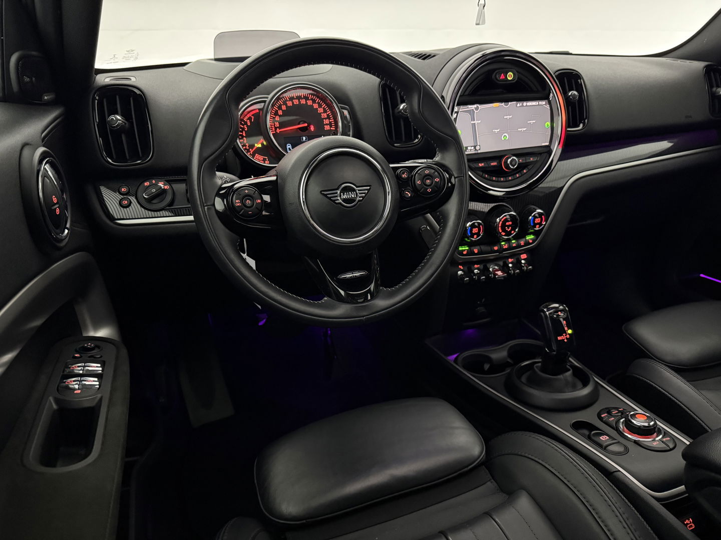 MINI Countryman 1.5 Cooper White Silver Edition | H/K | HuD | Pano | Sfeer | Stoelverw. | Carplay | Keyless | NAP