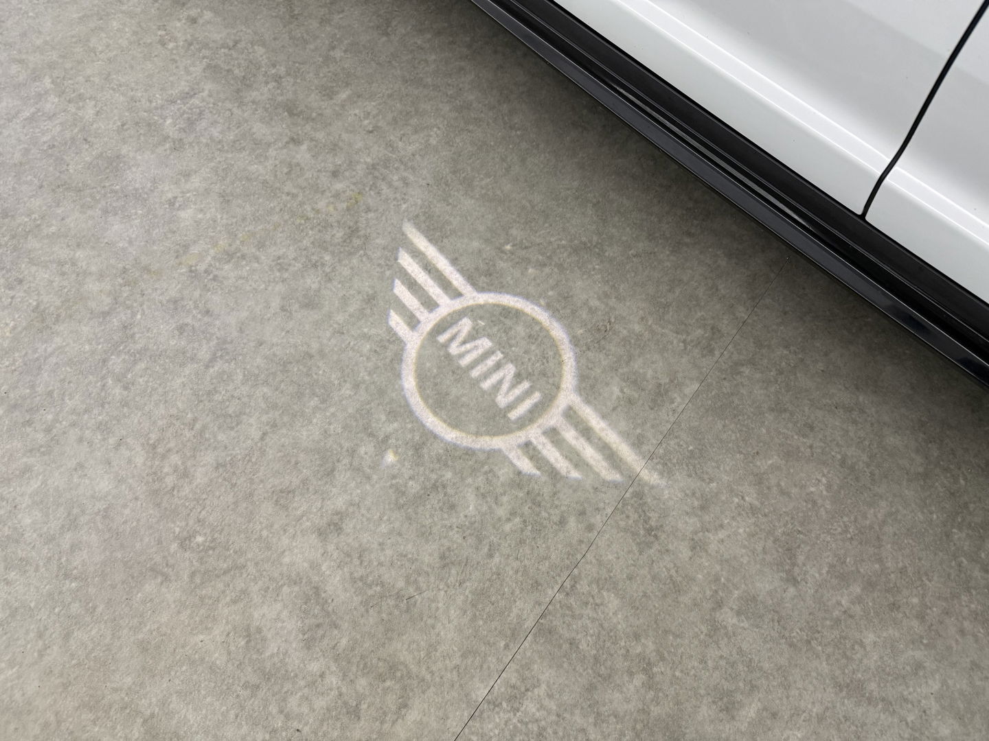 MINI Countryman 1.5 Cooper White Silver Edition | H/K | HuD | Pano | Sfeer | Stoelverw. | Carplay | Keyless | NAP