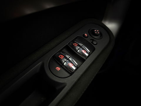 MINI Countryman 1.5 Cooper White Silver Edition | H/K | HuD | Pano | Sfeer | Stoelverw. | Carplay | Keyless | NAP