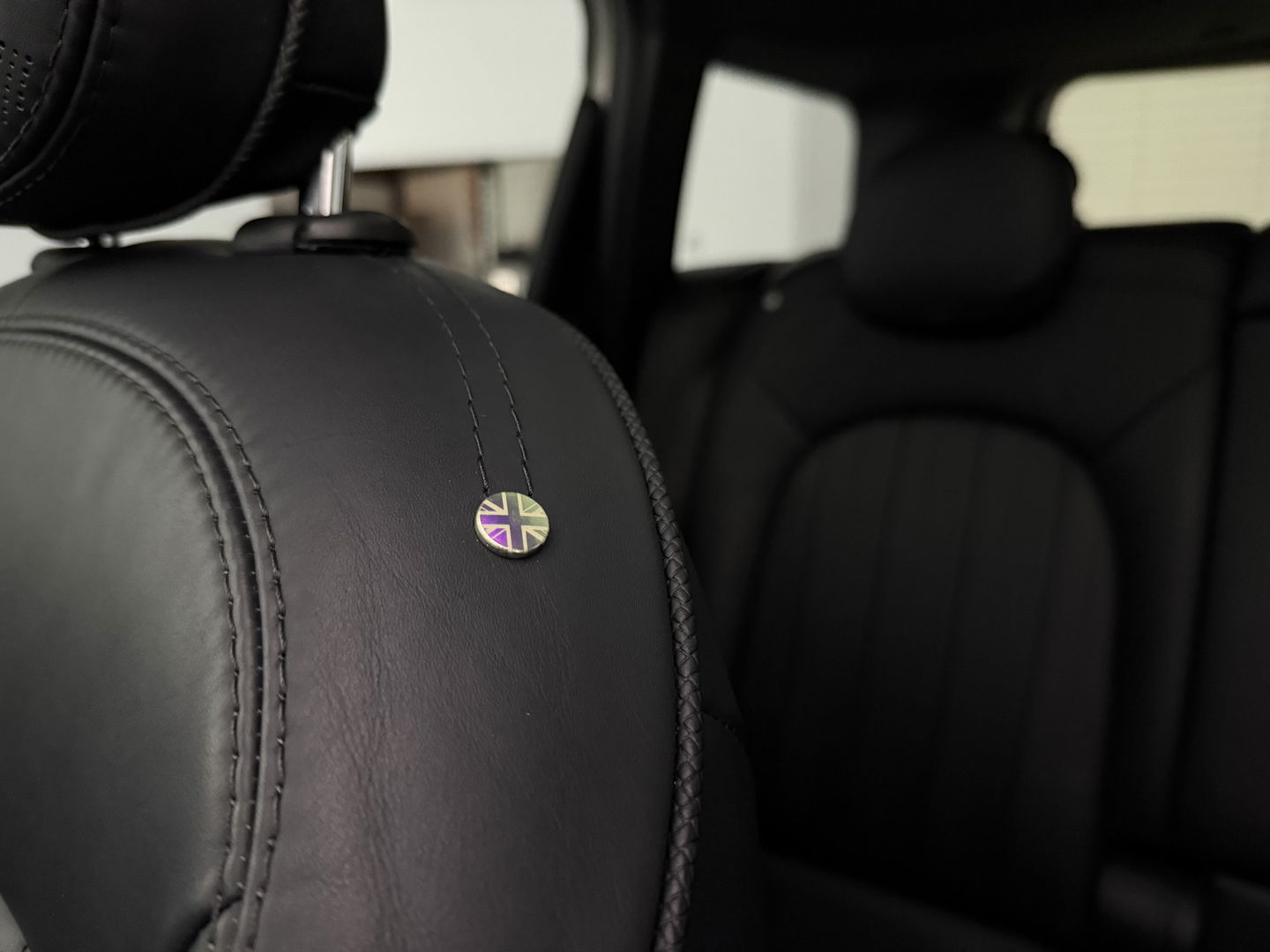 MINI Countryman 1.5 Cooper White Silver Edition | H/K | HuD | Pano | Sfeer | Stoelverw. | Carplay | Keyless | NAP